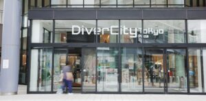 台场观光必去「DiverCity Tokyo Plaza」男女老少都能享受饮食、游玩及购物的全新体验！更集结全世界喜爱的IP角色